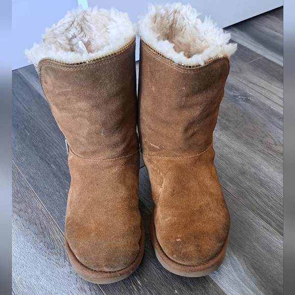 UGG boots, Sparkle and Zipper Details - Picture 2 of 8